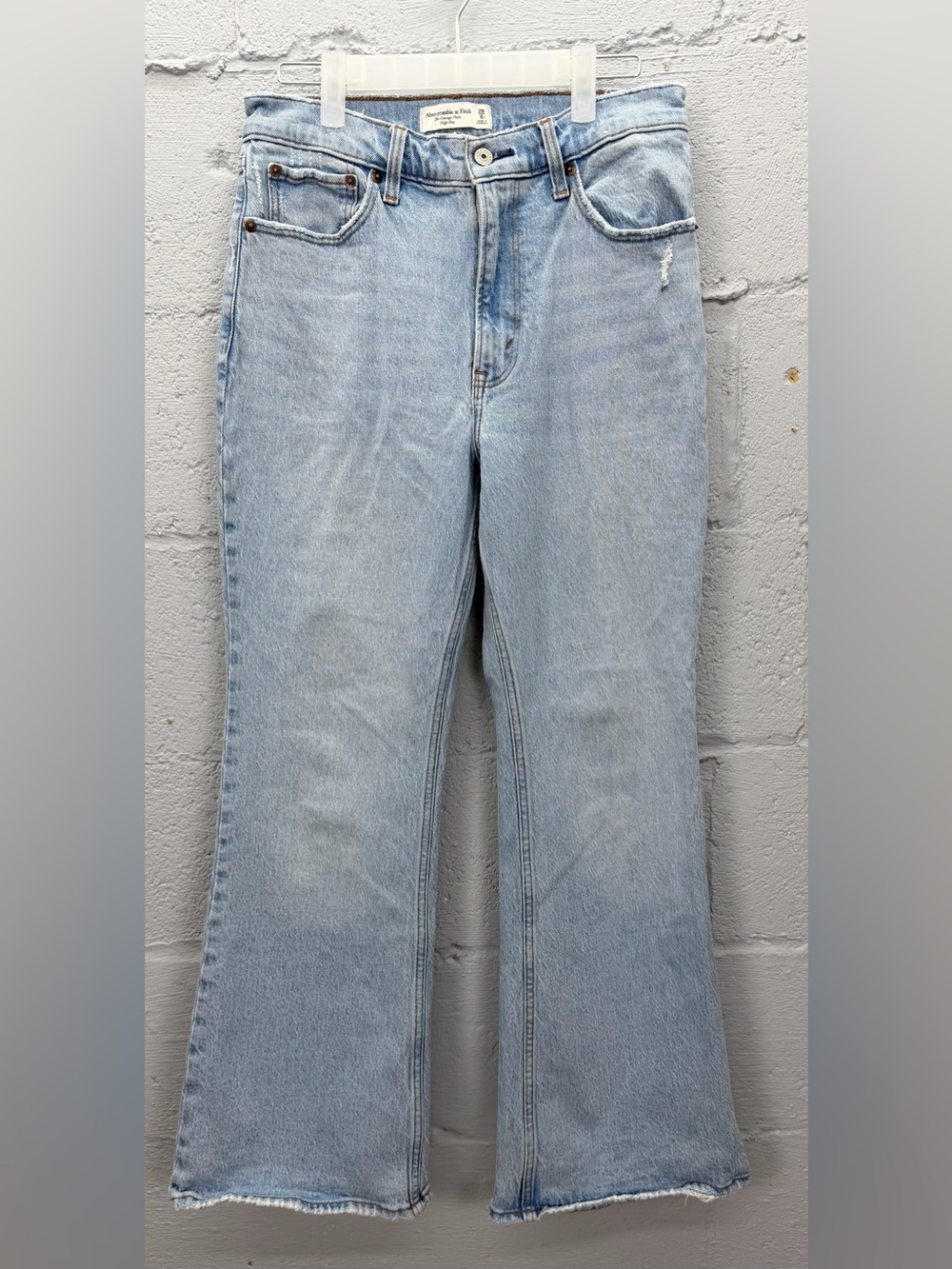 Abercrombie & Fitch Women's The Vintage Flare High Rise Jeans Size 6 SHORT